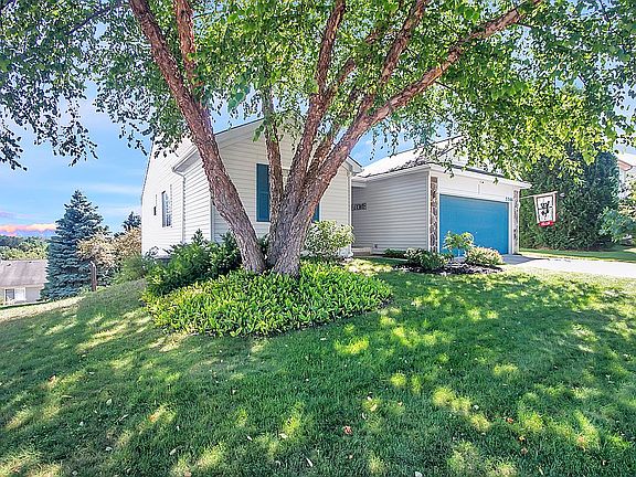 3rd image of 3366 Hilltop Dr