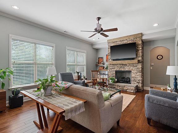 4th image of 260 Saunders Creek Dr