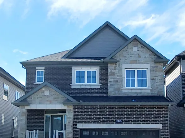 1005 Parabolica Way, Ottawa, ON K2T 0P8