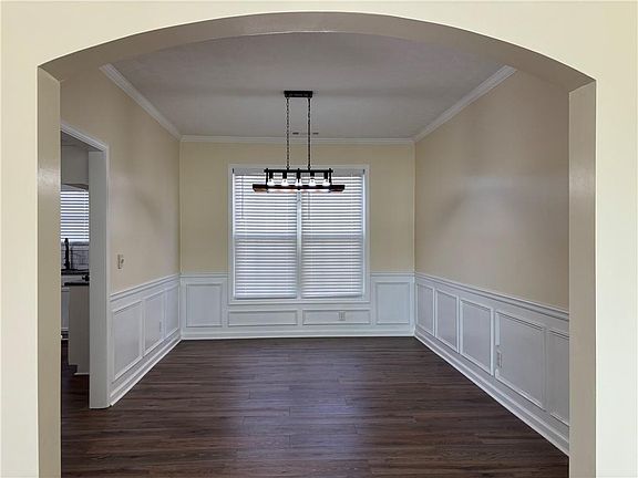 3rd image of 3819 Wheaton Ct