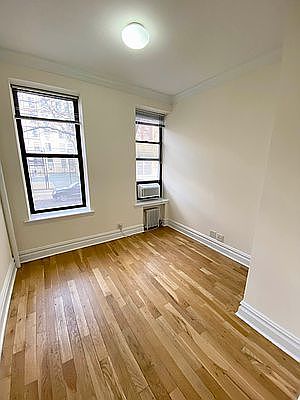 1st image of 310 E 19th St #2