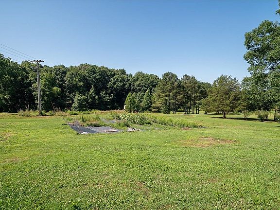 3rd image of 348 McGraw Cir