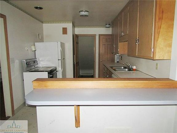 4th image of 1016 E Beech St