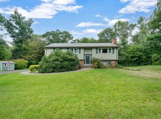 100 Fieldstone Ln, Coventry, CT 06238