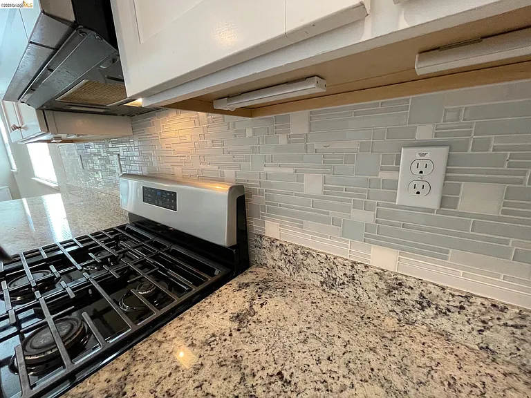 4395 Canada Way — Photo 17