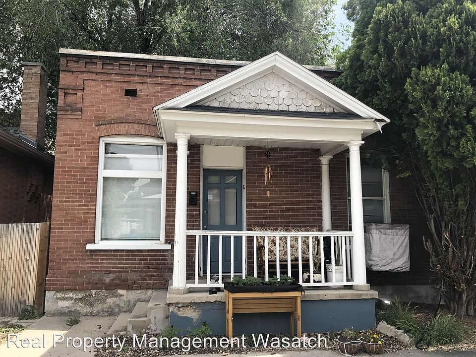 2nd image of 727 S Gudgell Ct