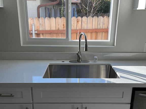 5th image of 1739 Las Lunas St