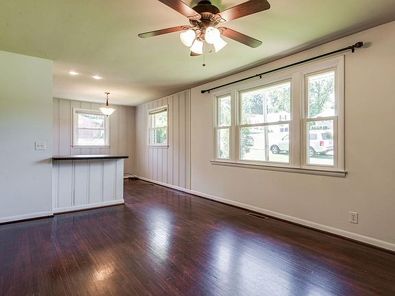 3rd image of 5008 Lewisdale Ct