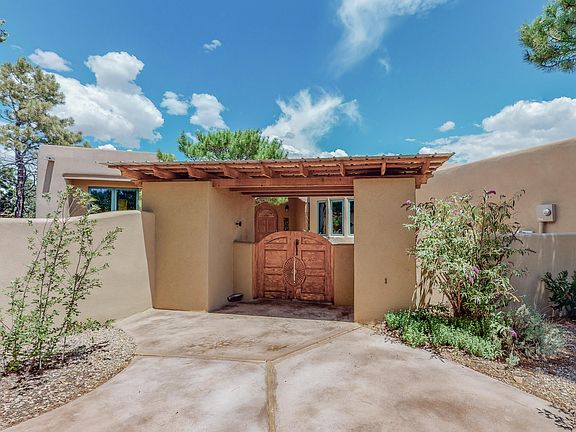 4th image of 11 Tewa Ct