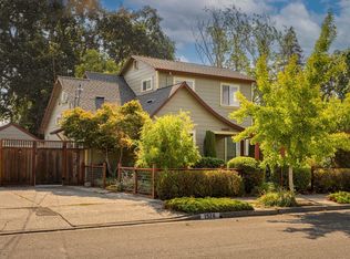 1570 Wright St, Santa Rosa, CA 95404