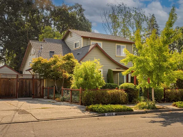 1570 Wright Street, Santa Rosa, CA 95404