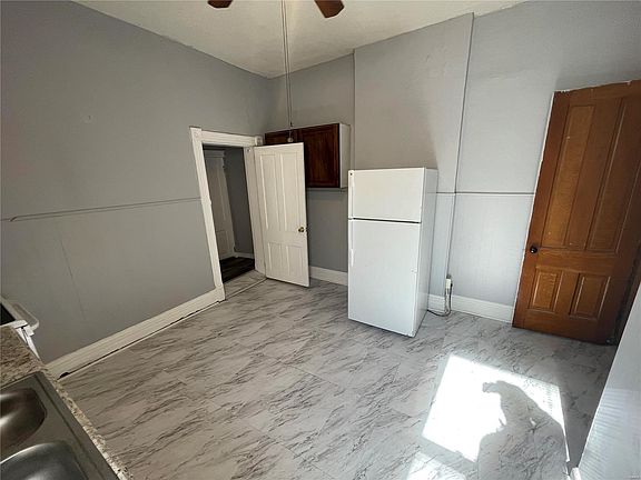 3rd image of 3421 California Ave