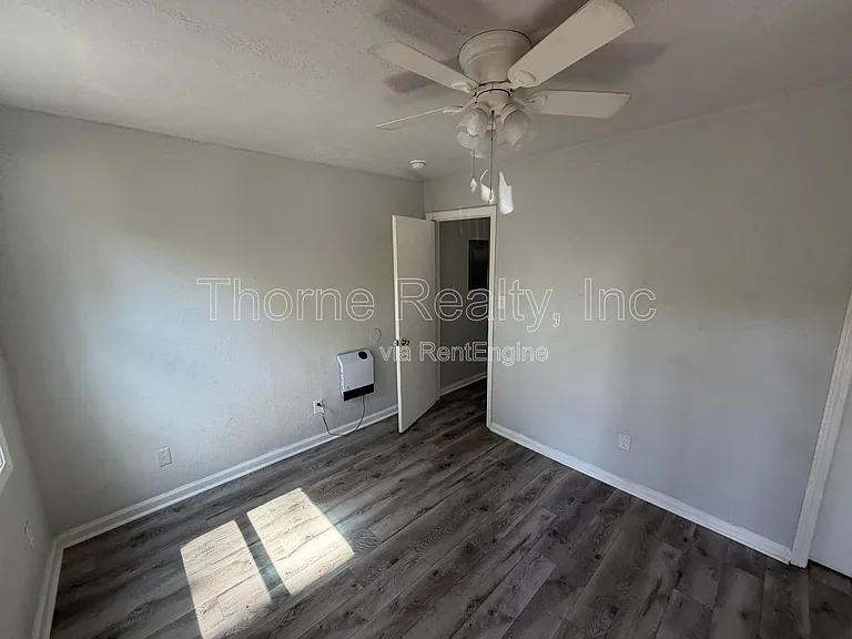 1117 E Grand Ave — Photo 3