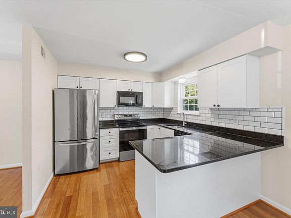 2nd image of 11858 Critton Cir