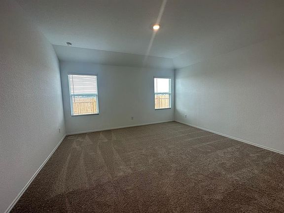 2nd image of 121 Seminole Dr #121