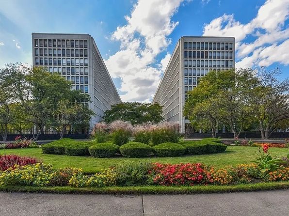 1451 E 55th St APT 723N