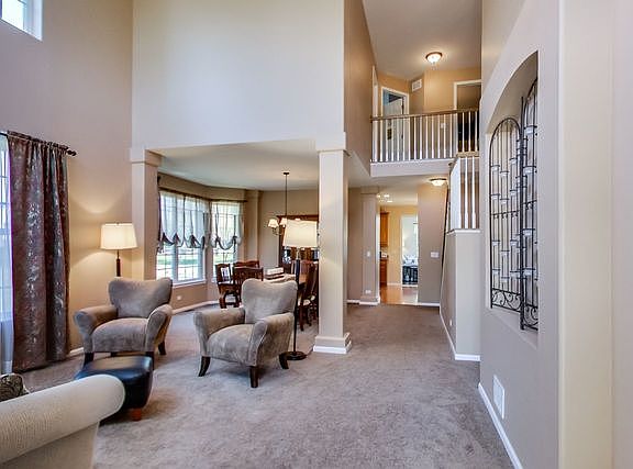 5th image of 1038 N Penny Ln