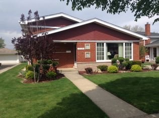 10728 S Laporte Ave, Oak Lawn, IL 60453