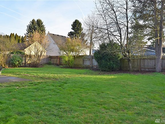 4th image of 916 3rd Ave NW