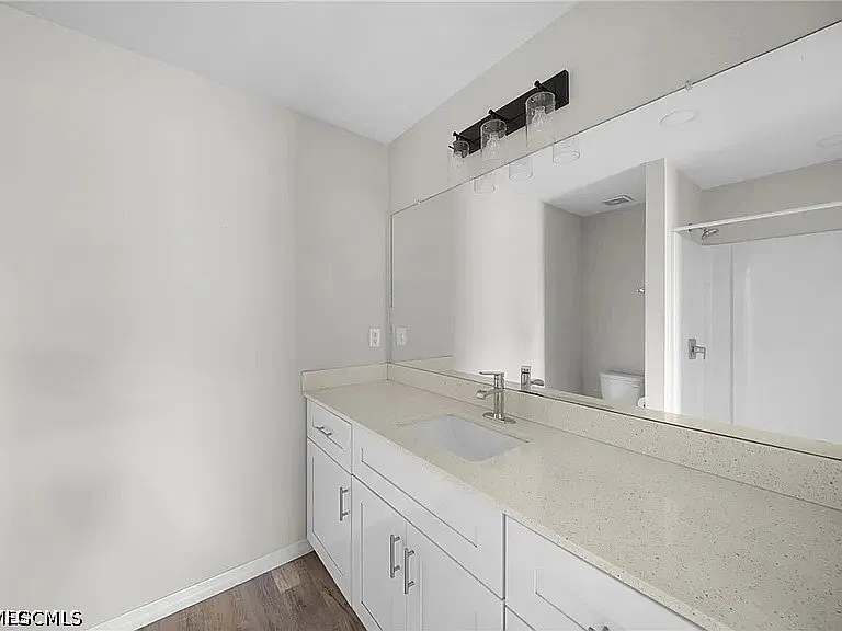 4 bed, 2.0 bath, 1554 sqft, $1,799 — Photo 4