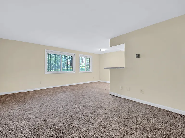 Manchester Manor — Photo 19