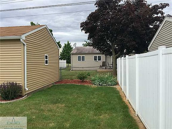 5th image of 4711 Allison Dr