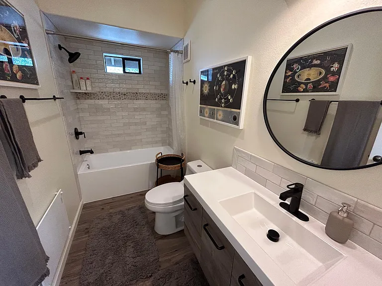 102 Laguna Pl — Photo 18