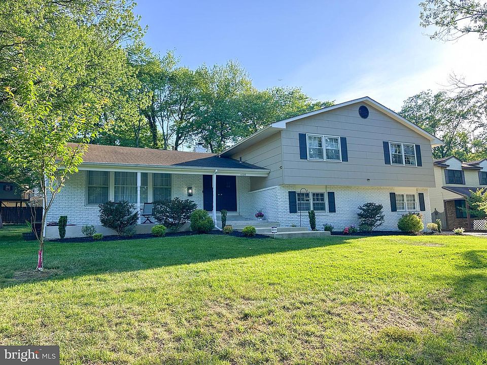 1st image of 1028 Cardinal Ln