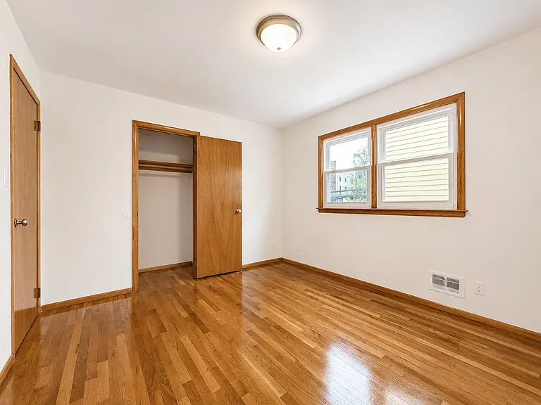 336 Avenue E — Photo 9