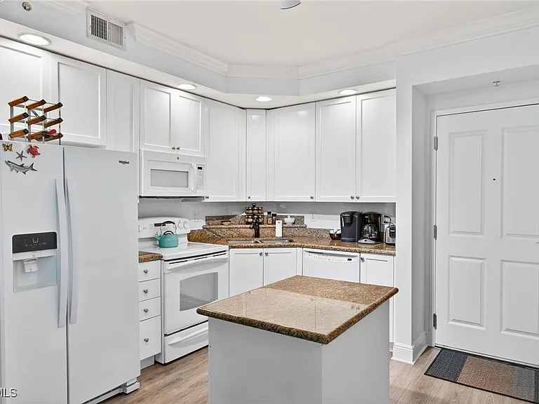 2825 Palm Beach Blvd #317 — Photo 9