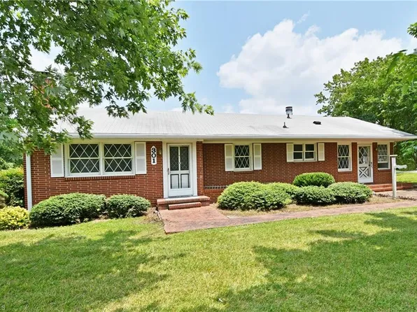 301 Linville Rd, Kernersville, NC 27284