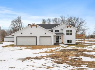 34760 Redwing Ave, Shafer, MN 55074