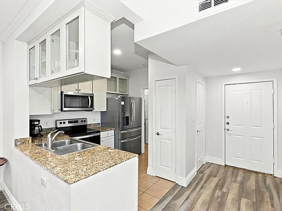 5th image of 22681 Oakgrove Unit 426