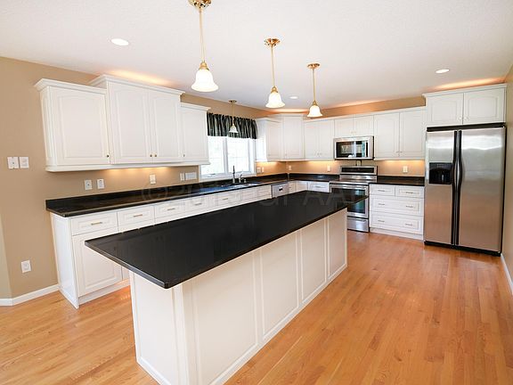 5th image of 2528 Sand Hills Ave