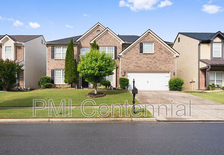 1816 Jameson Cir NE — Photo 1