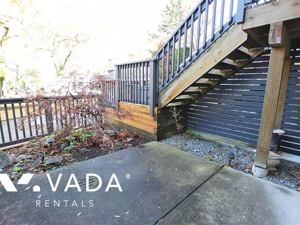 3 bedroom rental in Surrey — photo 18