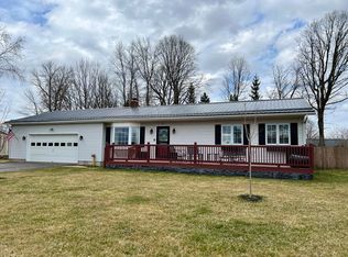 21 Priscilla Ln, Rouses Pt, NY 12979