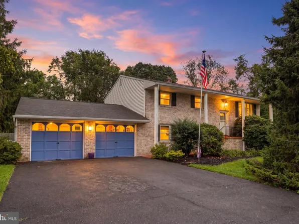 426 Jennifer Dr, New Cumberland, PA 17070