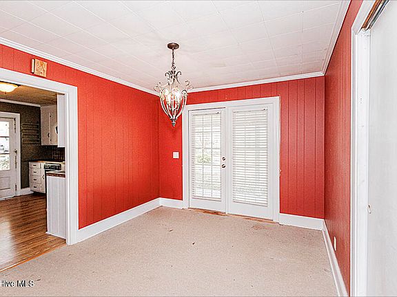 4th image of 102 N Clarendon Drive