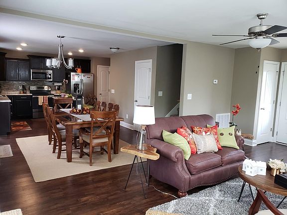 5th image of 502 Medallion Cir