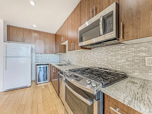 50 Oceana Dr Unit 10F, Brooklyn, NY 11235