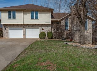 1957 W Nottingham Street, Springfield, MO 65810