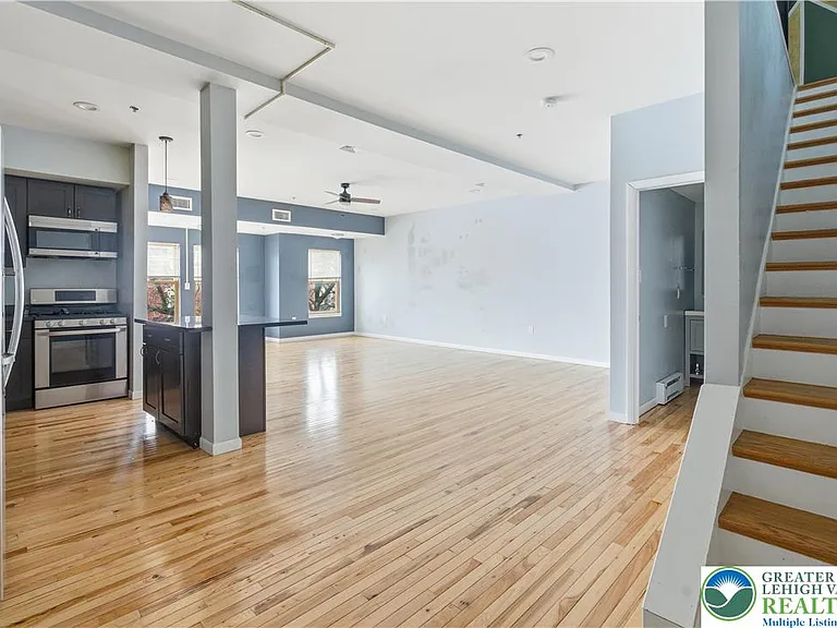 623 Walnut Ave #C2 — Photo 2