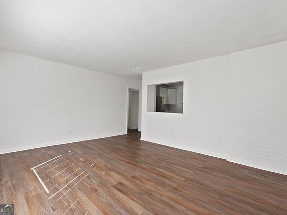 4th image of 3464 Spring Cir