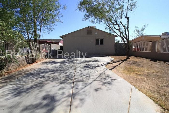 1st image of 2445 E Chipman Rd