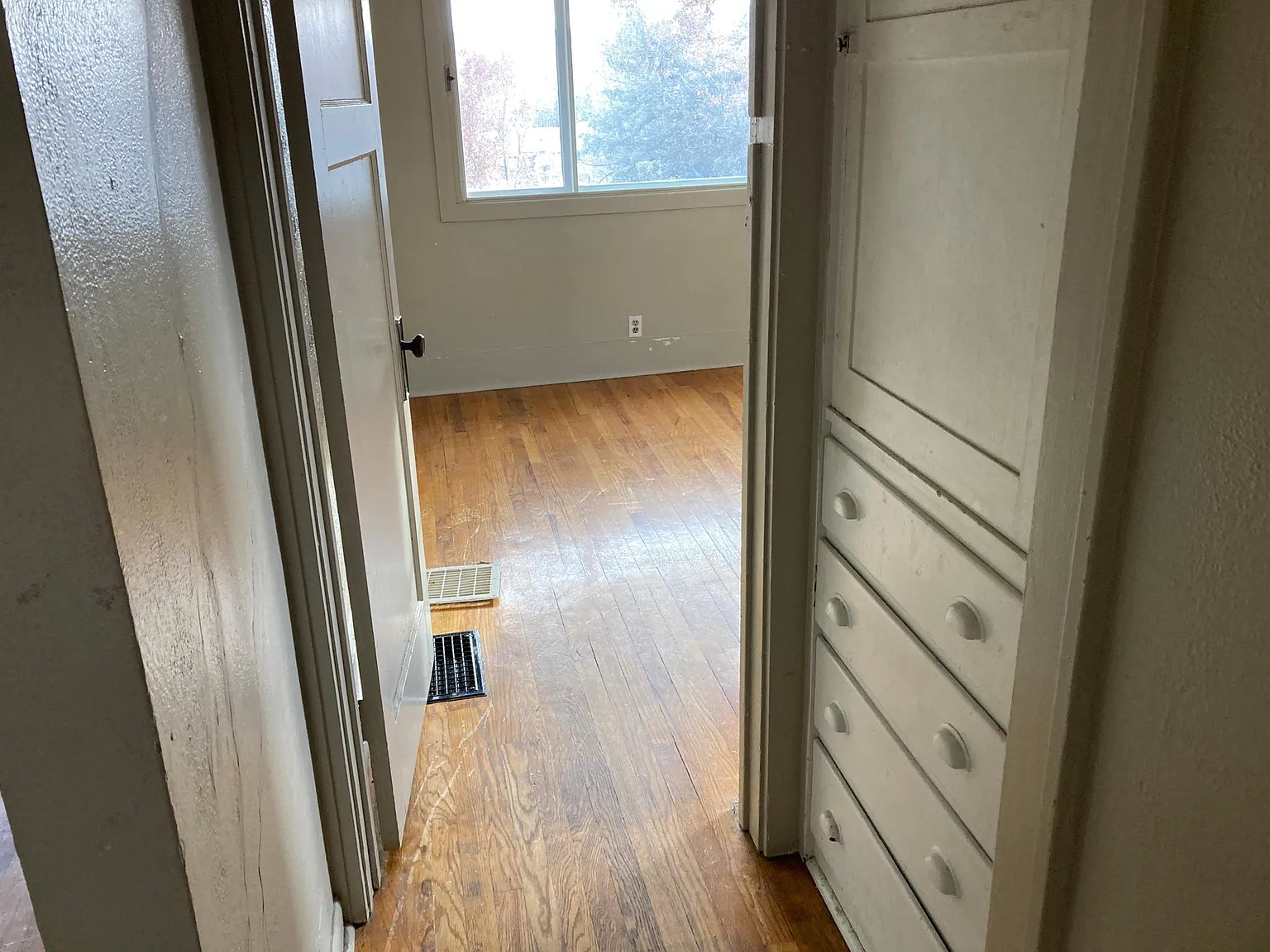 2 bed, 1200 sqft, $1,400 — Photo 4