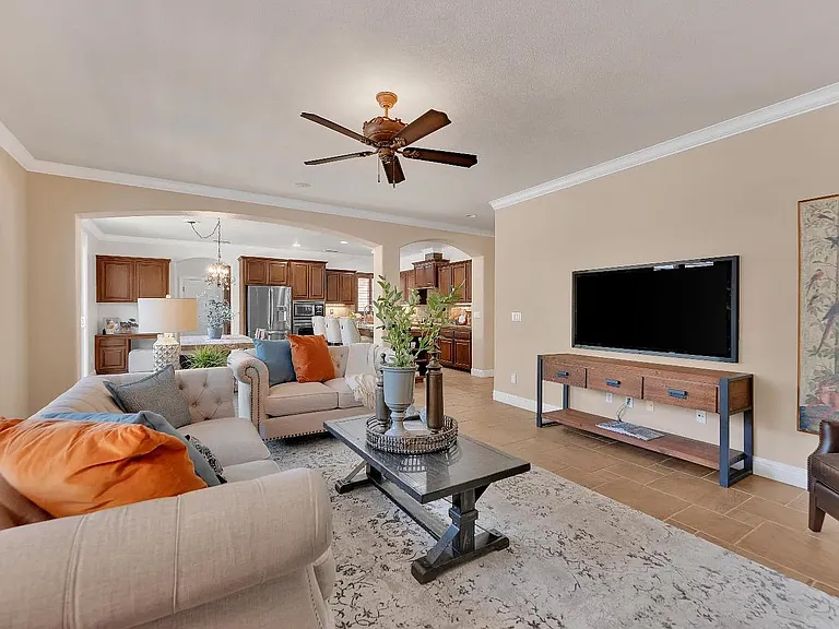 109 Palomares Ct — Photo 45