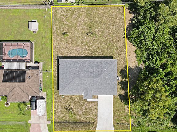 3rd image of 3079 SW Segovia Street