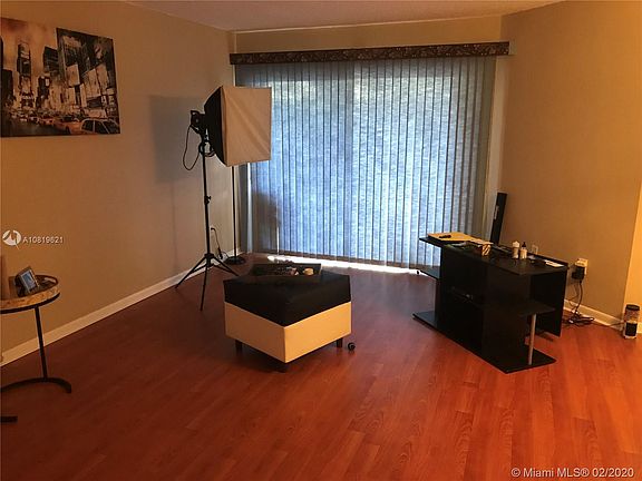5th image of 2609 SE 19th Ct #101-B
