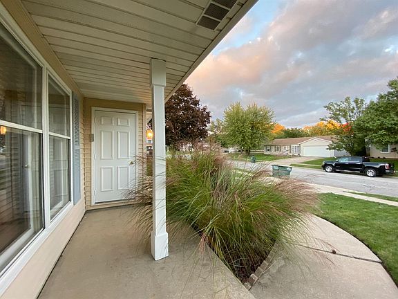 3rd image of 2301 Berwick Dr
